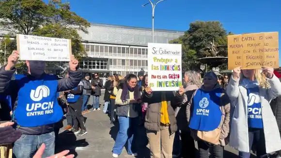 Semana de protestas de UPCN frente a Casa de Gobierno: preocupación por recortes en horas extras
