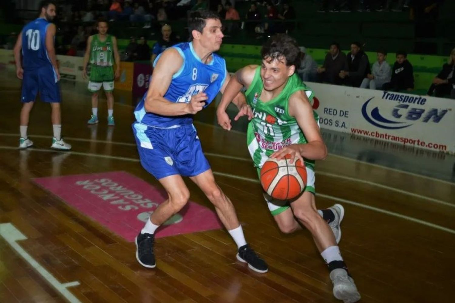 Triunfos de los sunchalenses en el arranque de la semis del Oficial en Básquet