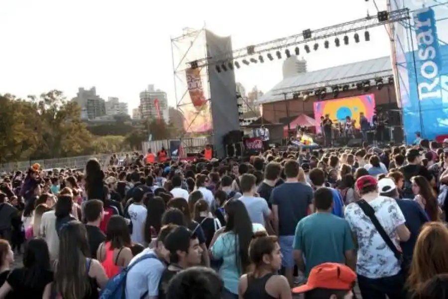 Plazas de primavera: Rosario se prepara para el Festival de Bandas