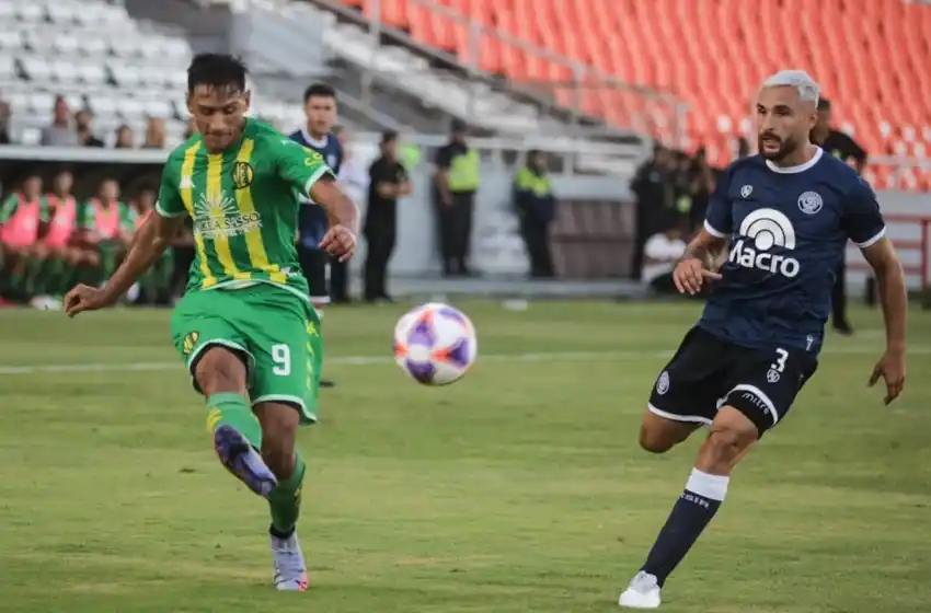 Aldosivi pisó en falso y debutó con una derrota en el Minella