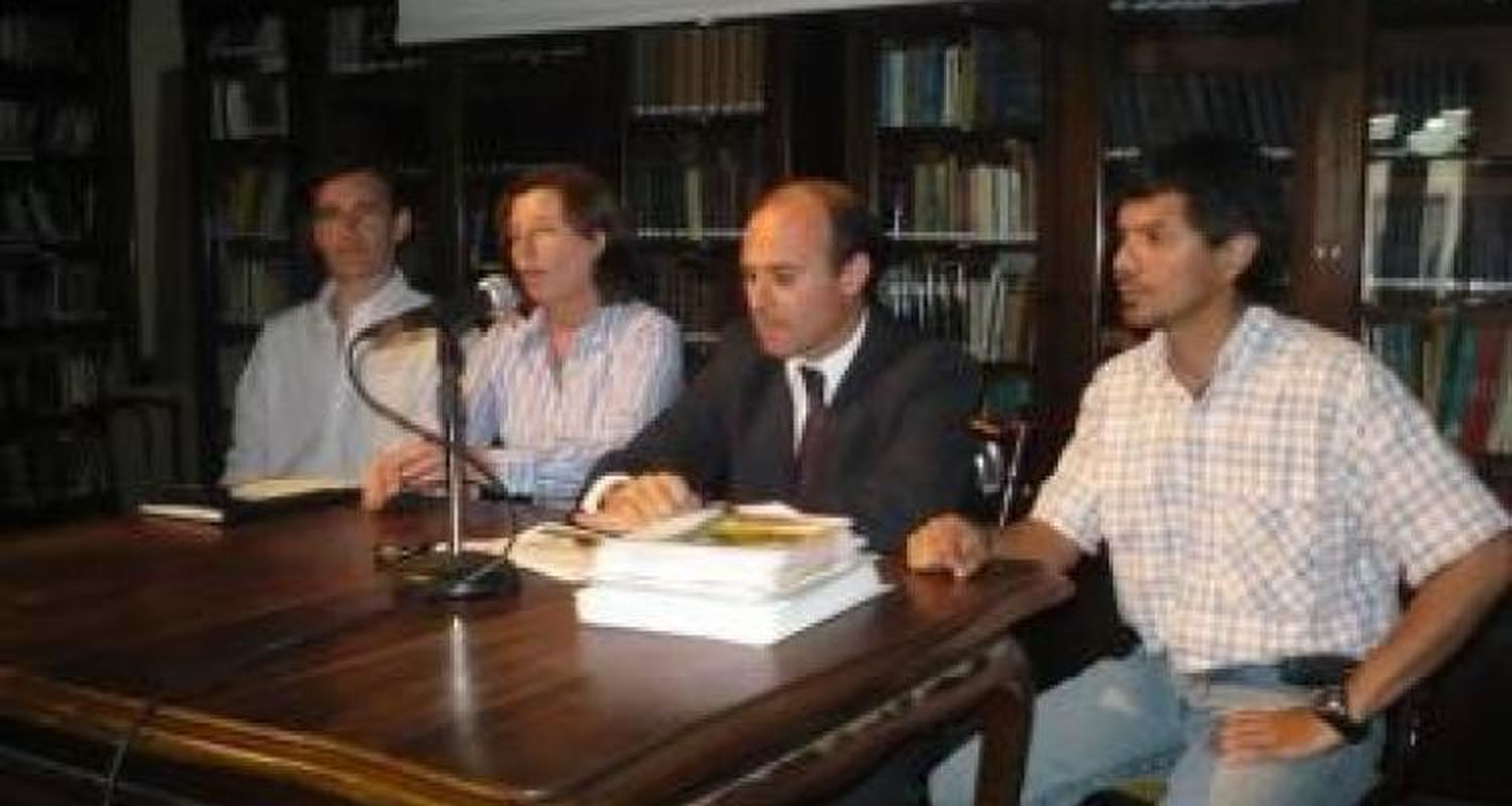 Dr. Elder disertó sobre Presupuesto Participativo