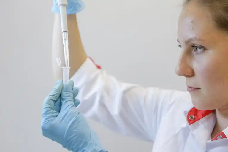 15 preguntas y respuestas sobre la vacuna de Oxford que se producirá en la Argentina