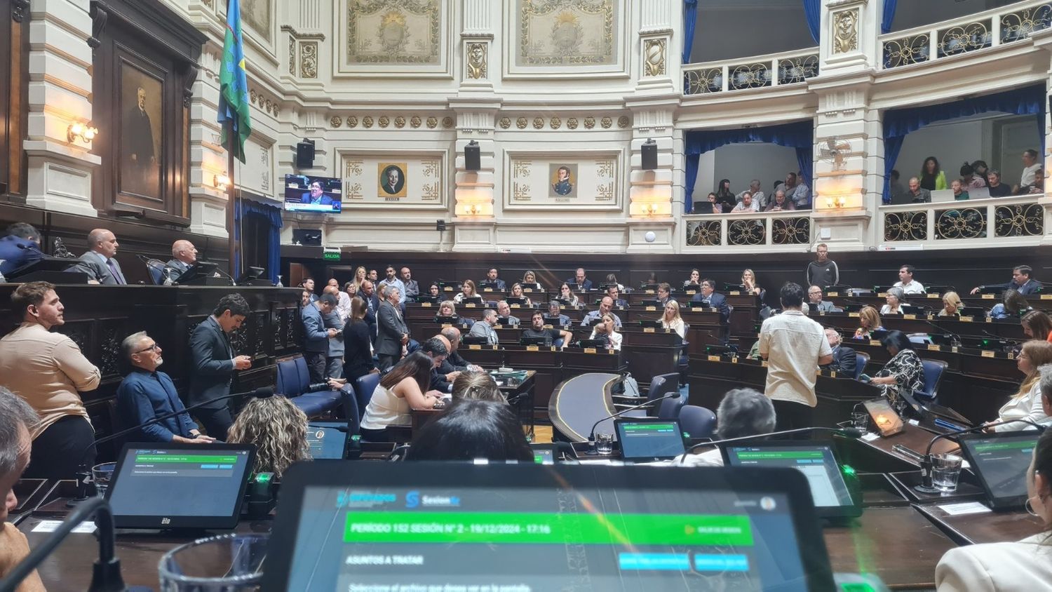 Segundo cuarto intermedio en Diputados.