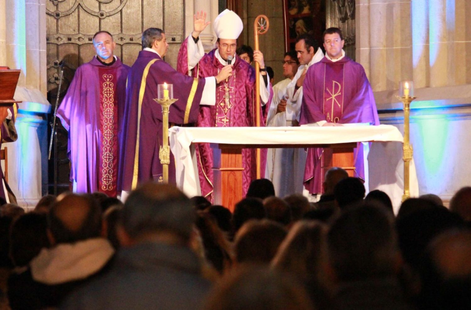 Miles de fieles participaron de la "Marcha de la Esperanza"