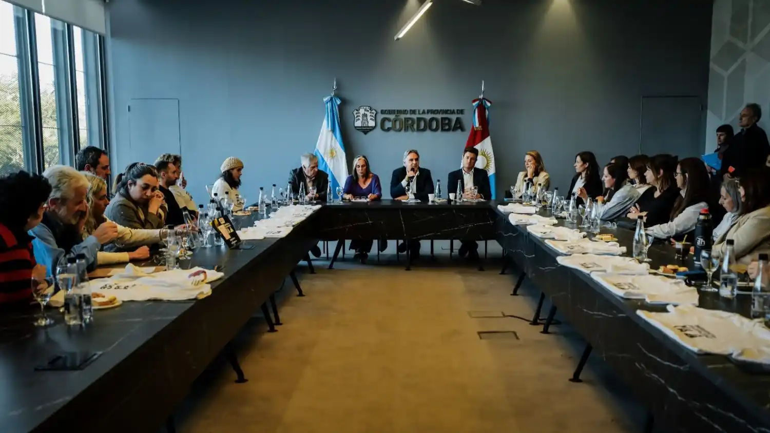 reunión realizada en el Centro Cívico de Córdoba, el gobernador Martín Llaryora ratificó su rechazo al veto presidencial a la ley de emergencia para personas con discapacidad