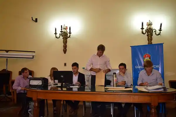 Colectivos: Delcausse y Dalcol son los oferentes para el servicio