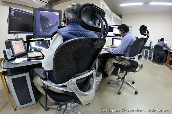 Controladores aéreos anuncian medidas de fuerza para todo septiembre