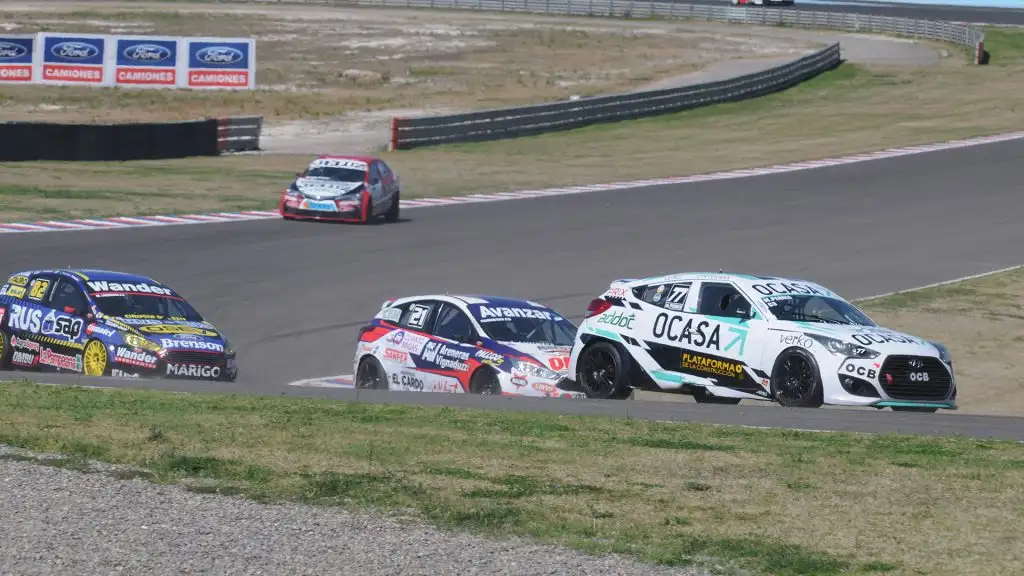 Leonel se bajó de la punta del campeonato y Mariano abandonó