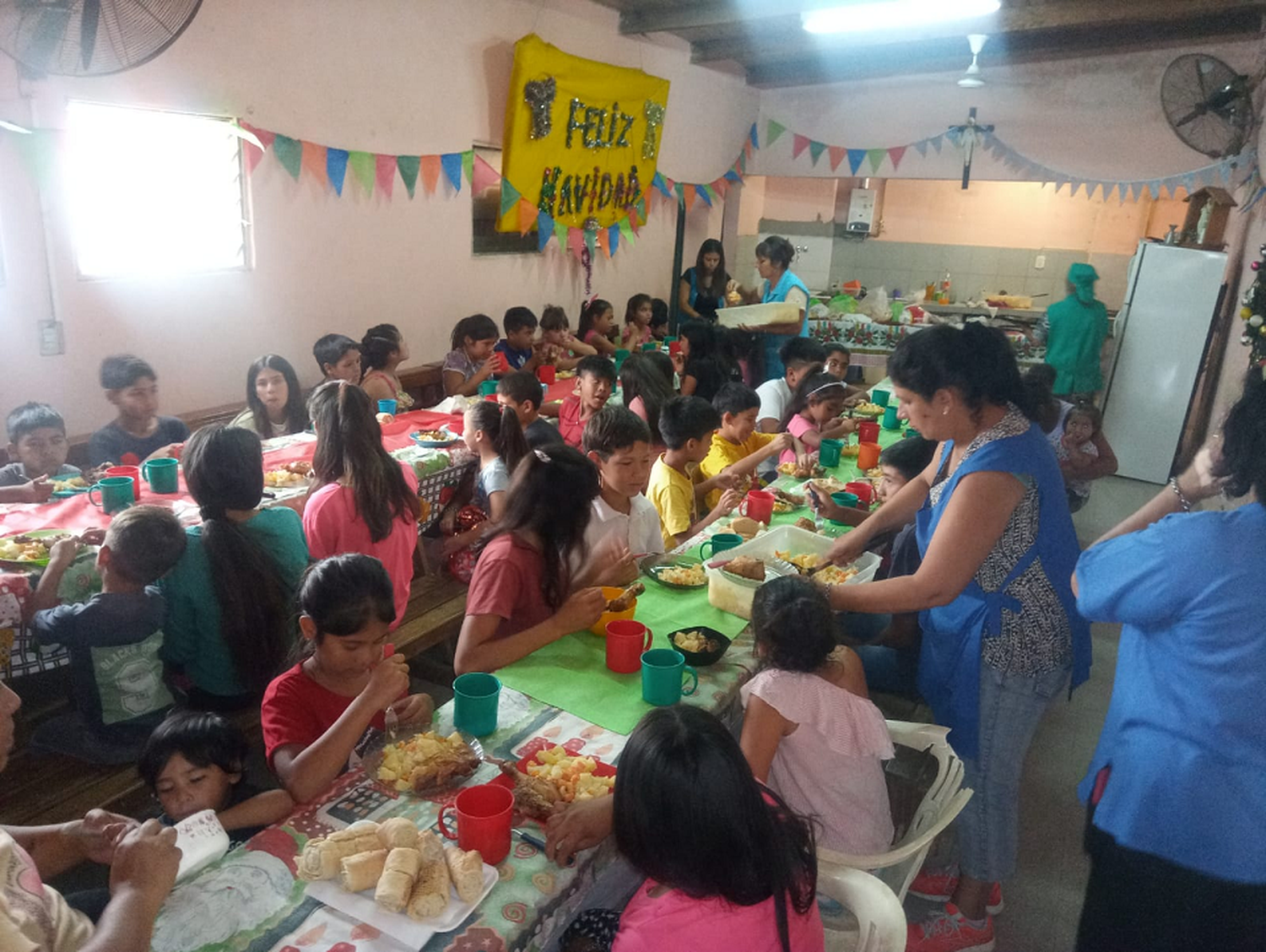 Se realizó un nuevo almuerzo navideño solidario en la Capilla Stella Maris