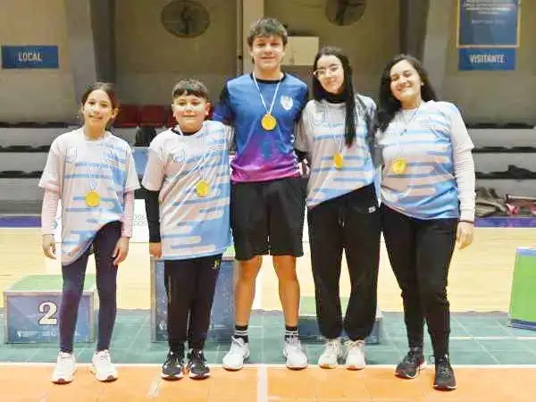 Cinco campeones en la
etapa provincial en esgrima