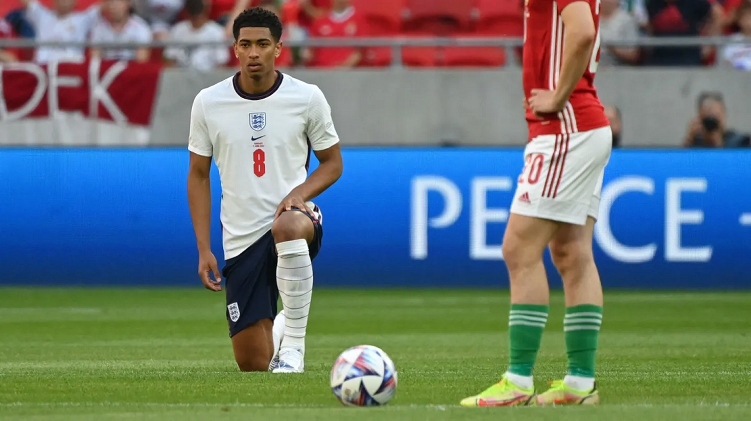 Los jugadores de Inglaterra se arrodillaron para repudiar el racismo en Qatar