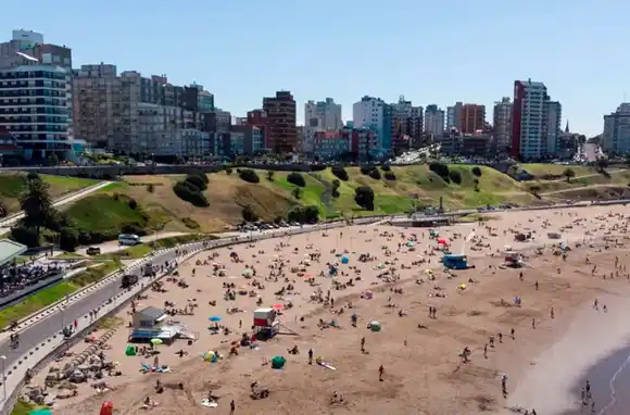 Hoteleros y gastronómicos de cara al verano: expectativas "positivas", pero aclaran que no pueden "bajar los brazos"