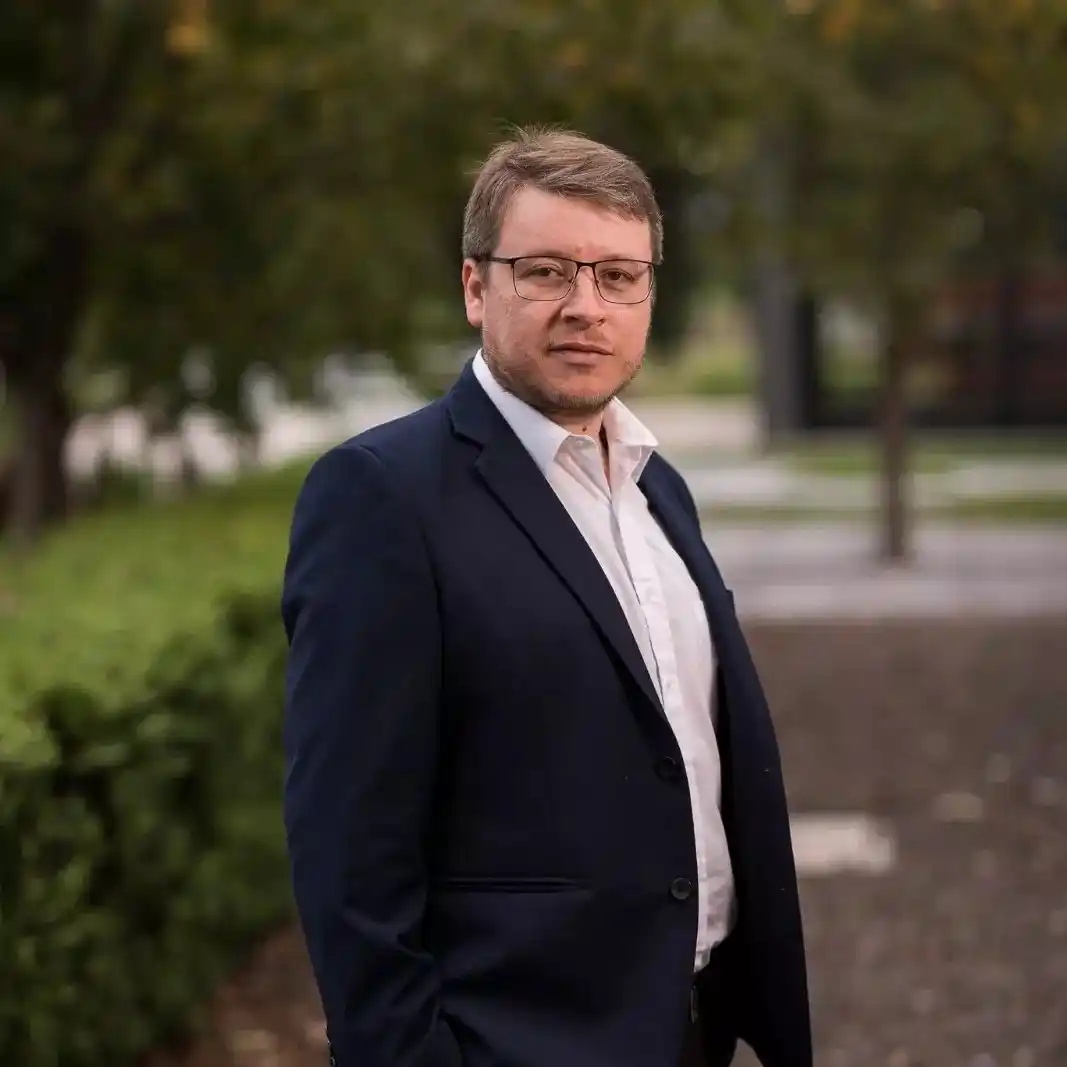 “Nos encontramos en una sociedad donde los lazos se tornan endebles y difusos”