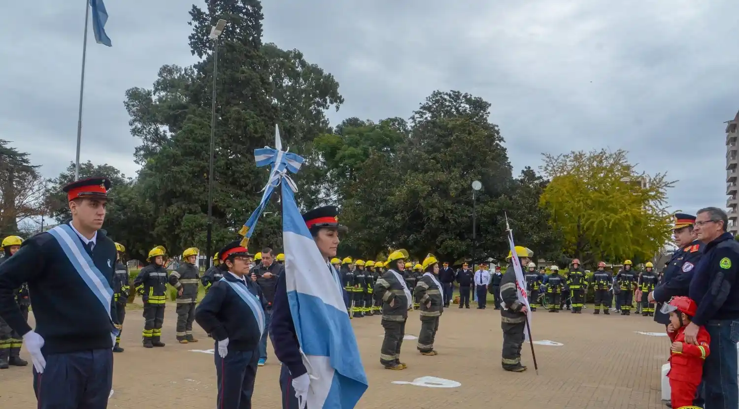 El acto de la ofrenda floral en plaza San Martín será el sábado 7.Crédito: Bomberos de Venado Tuerto.