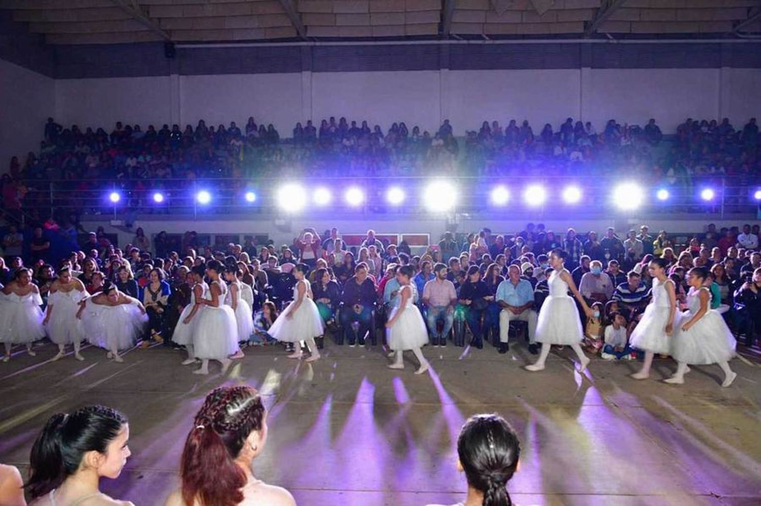 A todo ritmo cerró el festival por
el Día Internacional de la Danza