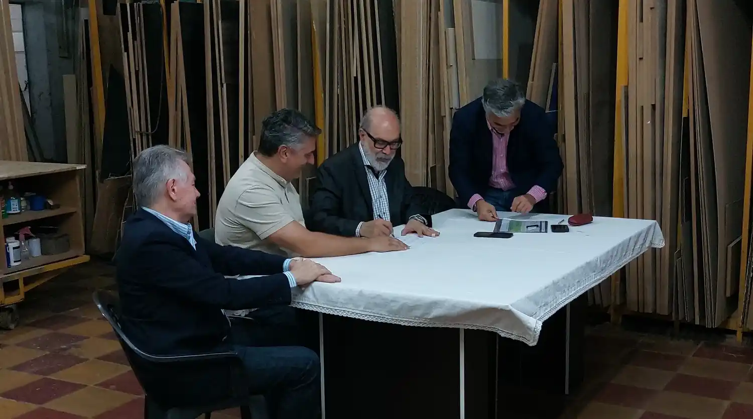 La empresa Plak-fácil accedió a un crédito del FonDip