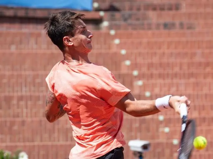 Camilo Ugo Carabelli está en 8° de final en el ATP de Bastad