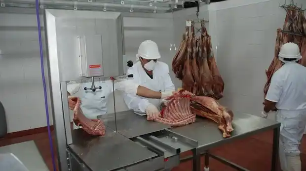 La federación de la carne se declaro en “estado de alerta y movilización"