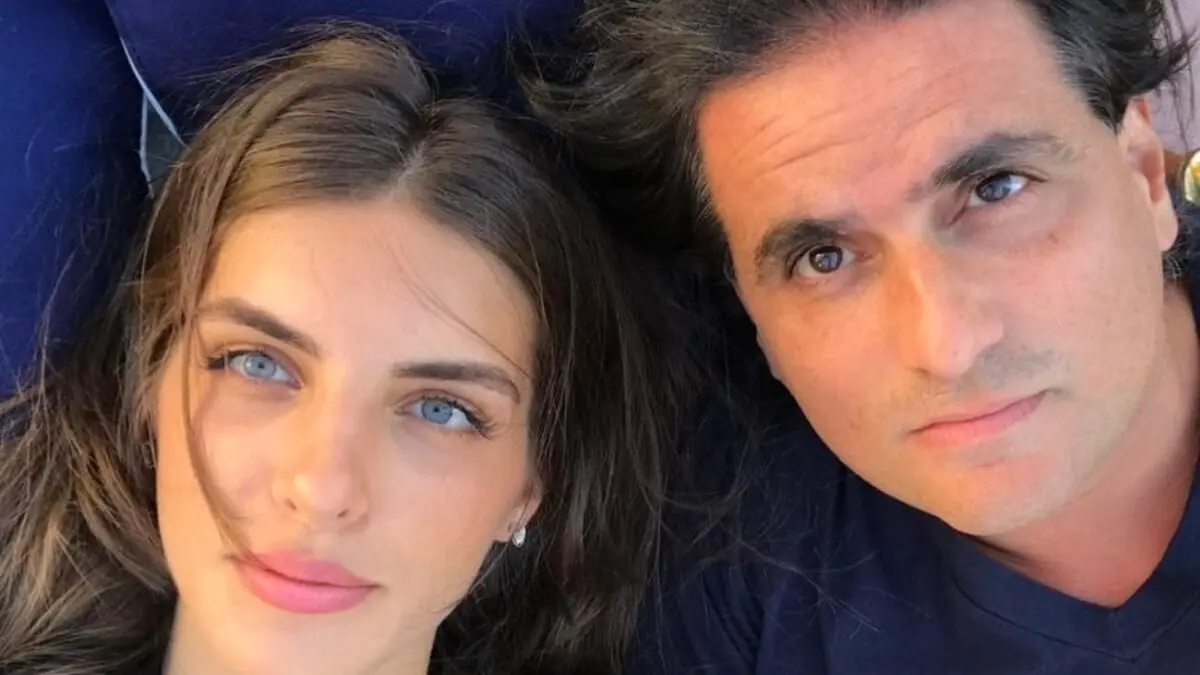 EE.UU. TIENE A ALEX SAAB como «un trofeo»: Camila Fabri insiste en que «torturan» a su esposo