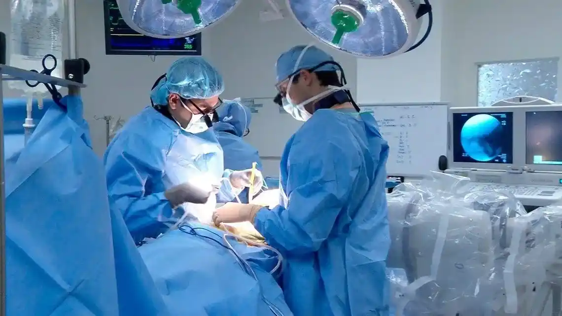 Salud en crisis: cardiólogos advierten que ya no podrán colocar stents