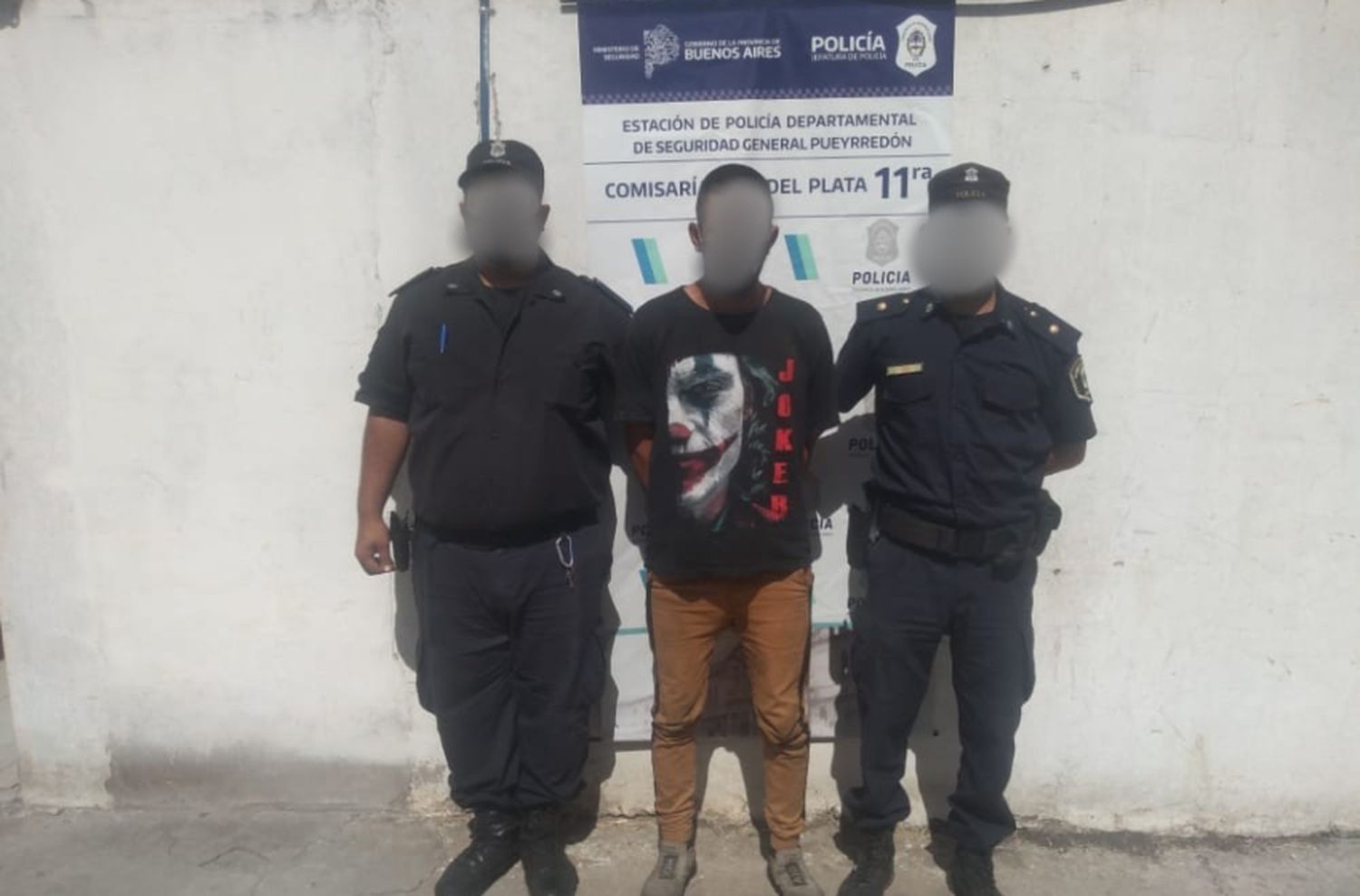 Tras una persecución detuvieron a dos personas por robar una moto