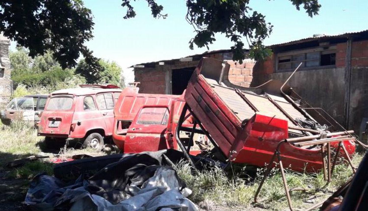 Desbarataron un desarmadero clandestino que funcionaba en Batán