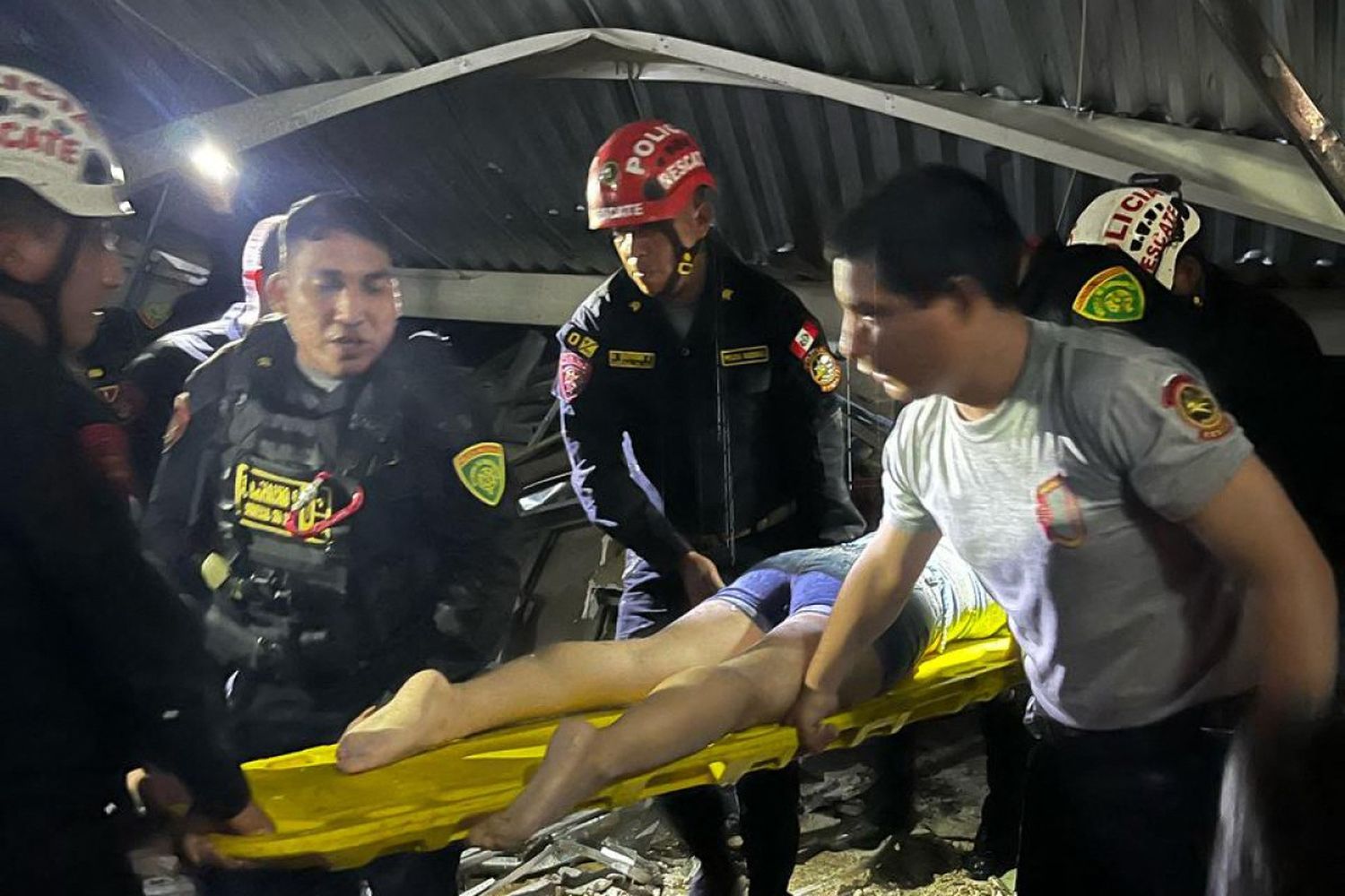 TRAGEDIA EN PERÚ: se desploma techo en centro comercial dejando 4 muertos y más de 70 heridos (Video)