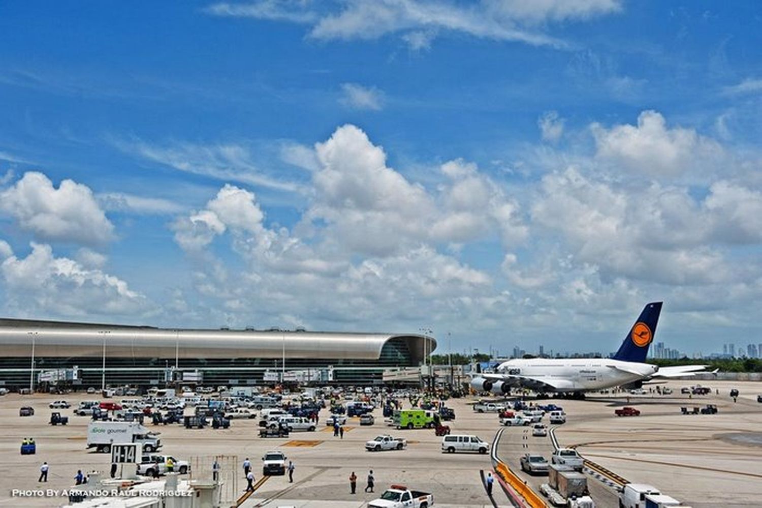 Miami registra nuevo récord de pasajeros en 2011