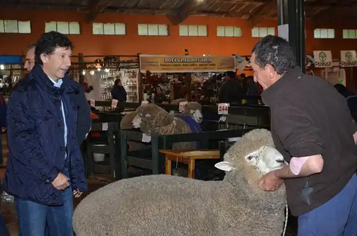 Elecciones 2015: Posse recorrió la Exposición Rural de Bahía Blanca