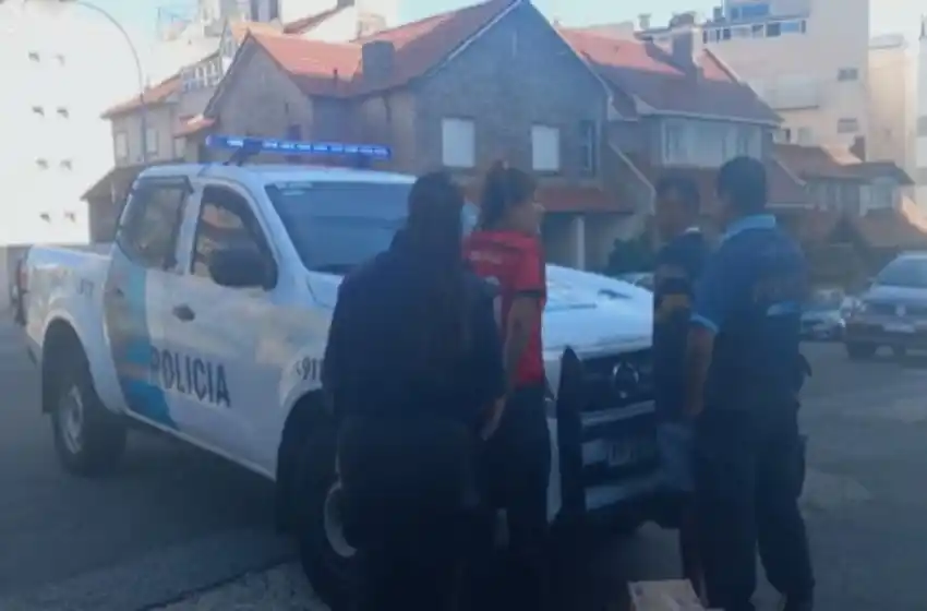 Cuidacoches discutieron con un hombre y amenazaron a otro con una cuchilla