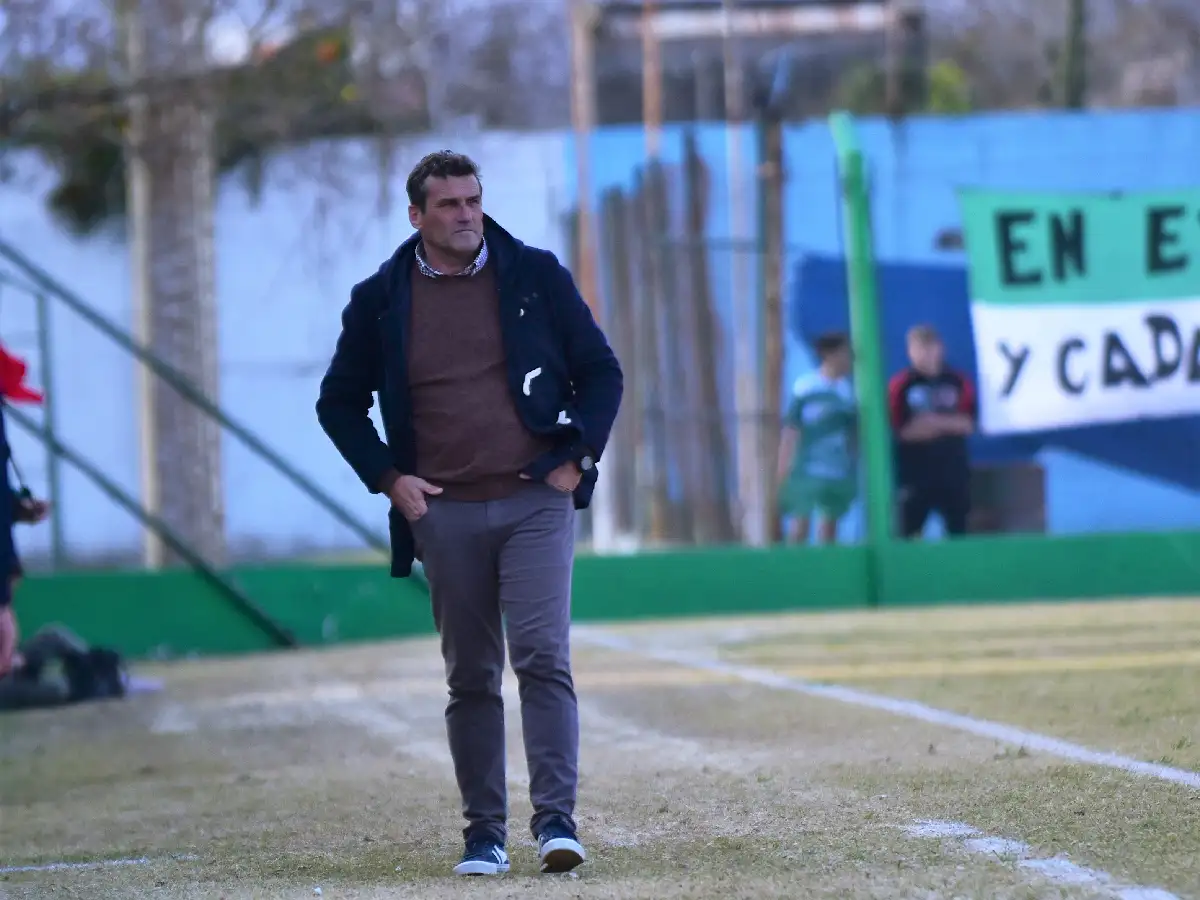 Viajó sin equipo definido