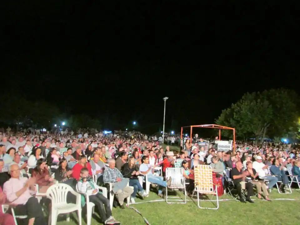 Hasenkamp reedita el Festival de la Democracia