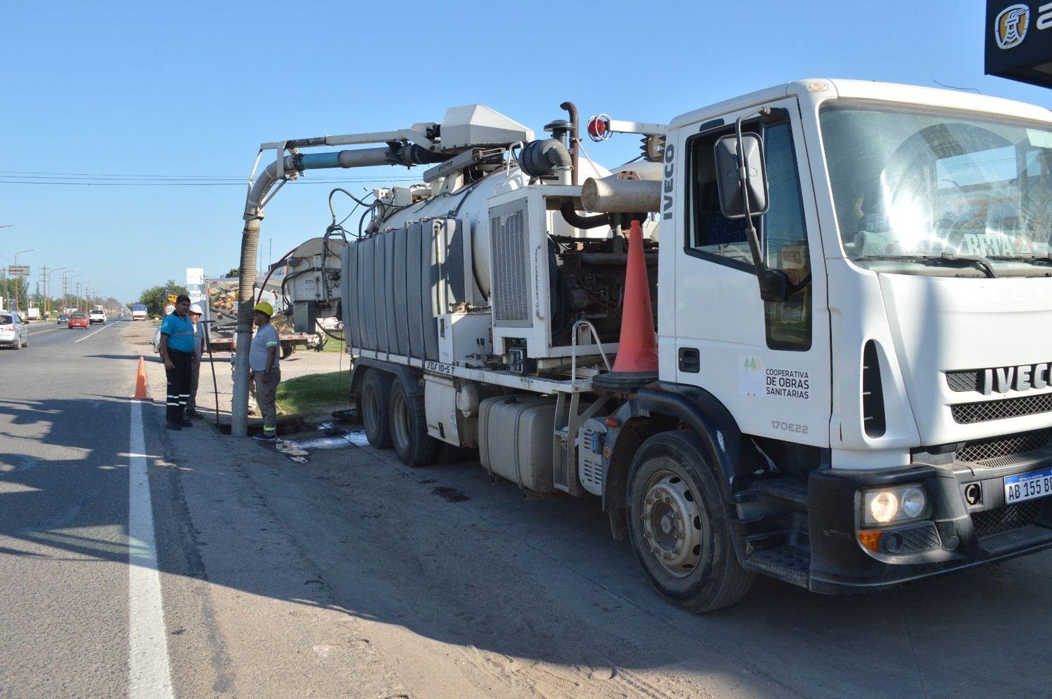 Efectúan tareas de mantenimiento de calles de calzada natural