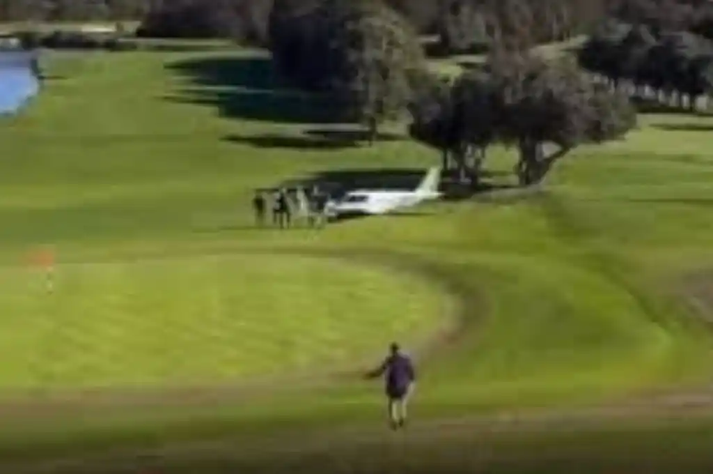 Una avioneta se estrelló en un campo de golf