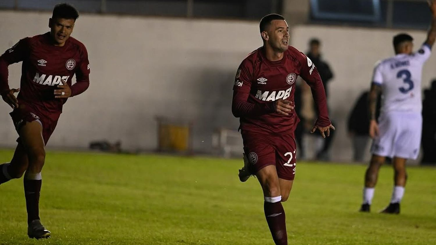 Lanús derrotó a Vélez en el Nuevo Francisco Urbano