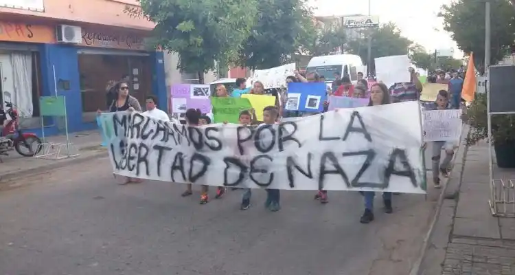 Crimen en Nápole: Familiares y amigos de Nazareno Monzón marchan por su liberación