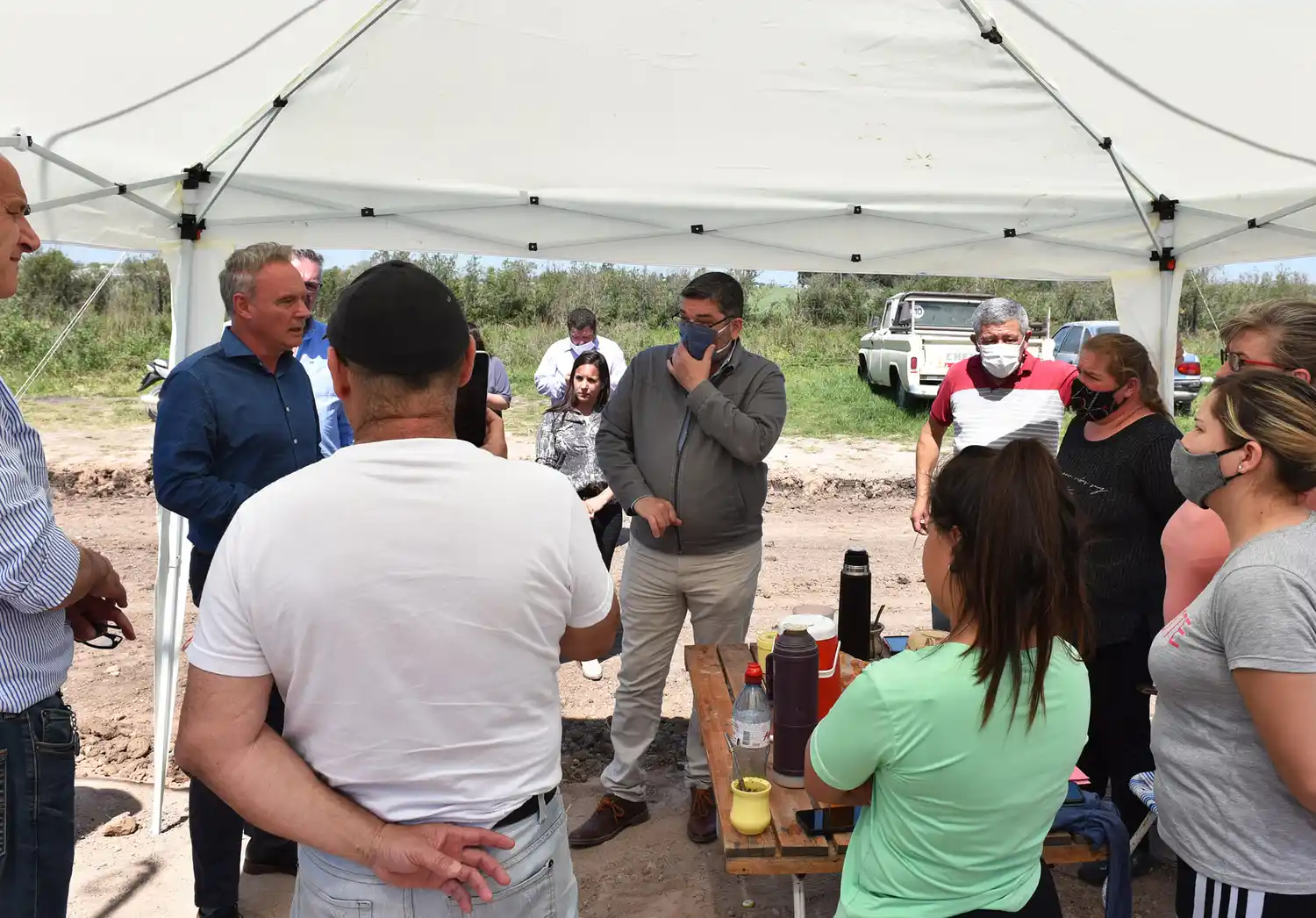 Plan Federal de Viviendas: prometen entregar cuatro casas en dos semanas y seis en tres meses