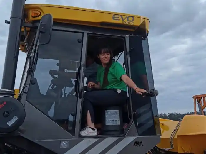 Alunas CFL N° 403 curso de tractorista