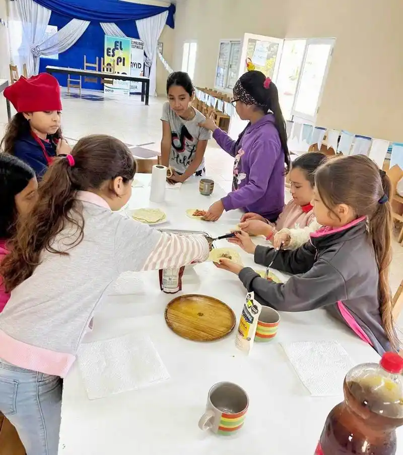 Escuela de Oficios entregó certificados
a 30 personas que finalizaron cursos