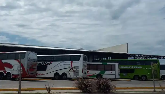 “Lleno de colectivos”