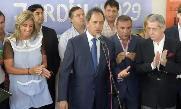 Scioli inauguró Jardín de Infantes en Escobar