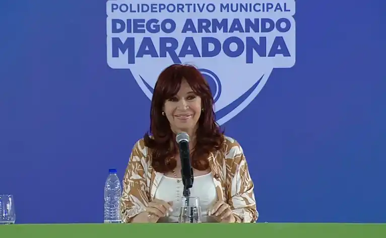 Cristina Kirchner en Avellaneda: “Ni renunciamiento, ni autoexclusión, proscripción”