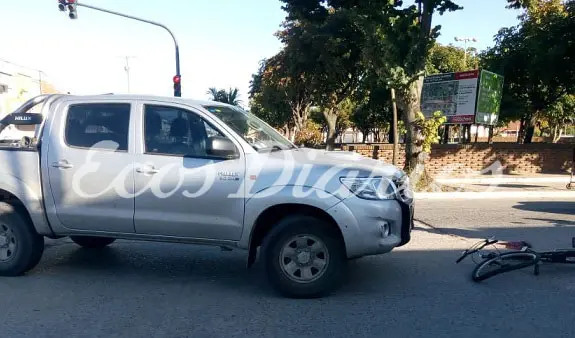 Murió chocado por una camioneta