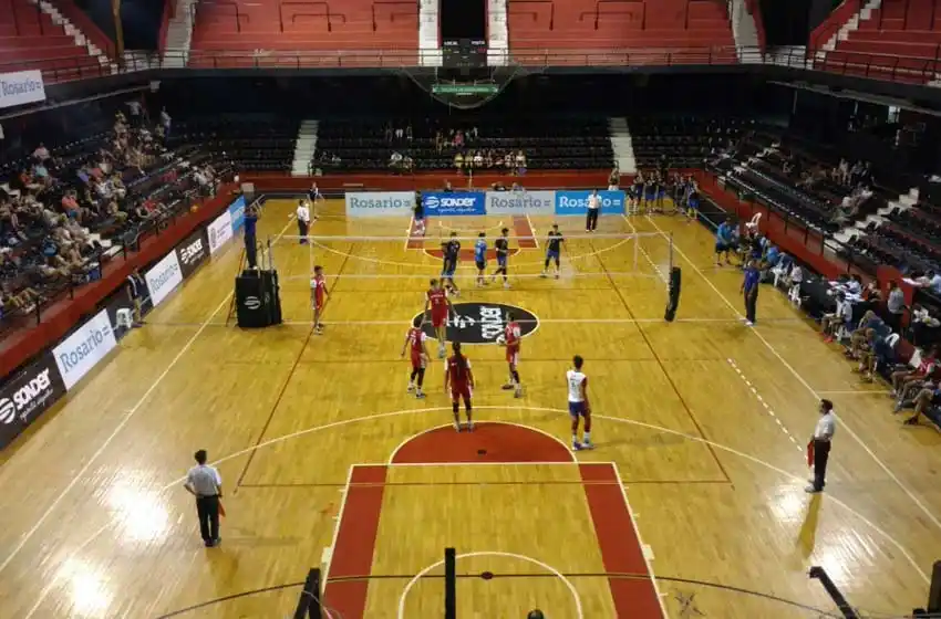 Club Rosario perdió y se complica