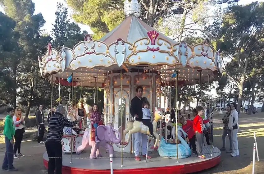 Una buena para los chicos: las calesitas volvieron a funcionar a partir de este sábado