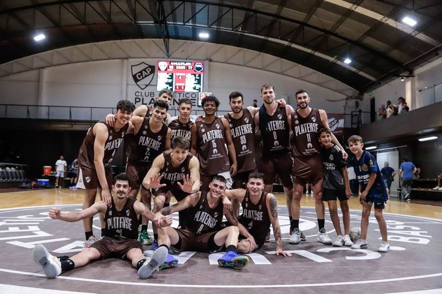 Platense no dejó dudas y
estiró su invicto de local