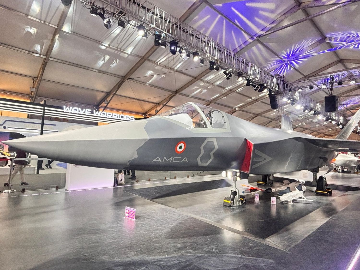 El Ministerio de Defensa de India lanza licitación industrial para la fase de desarrollo del caza AMCA