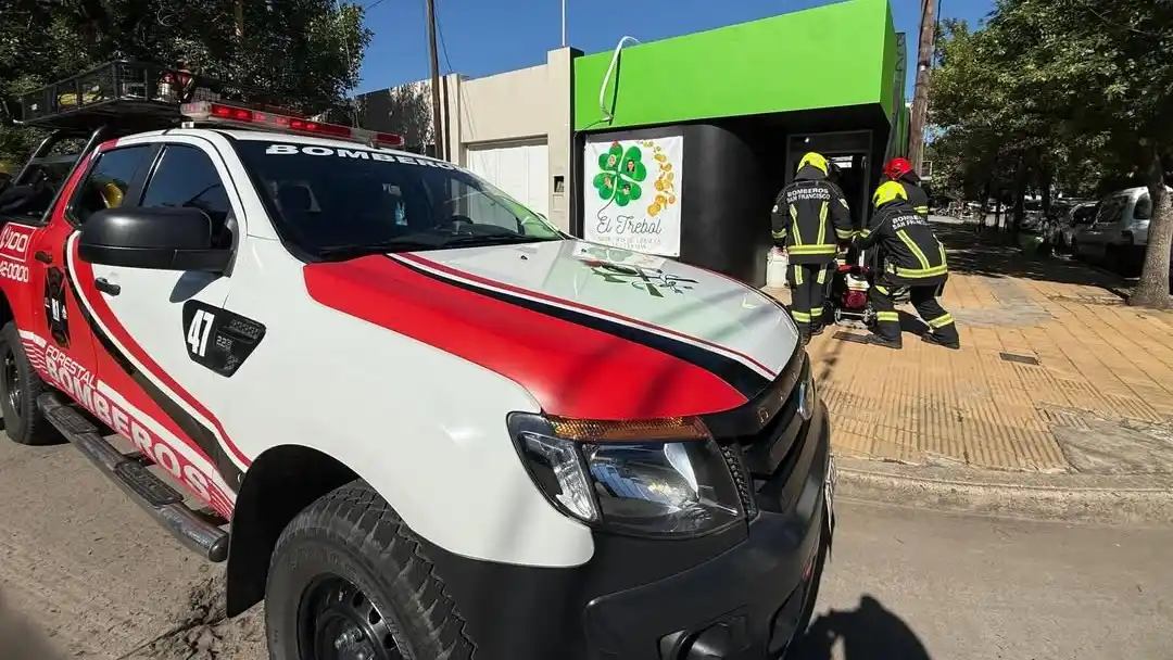 Derrame de químico activó un operativo preventivo en un local de calle Marconi