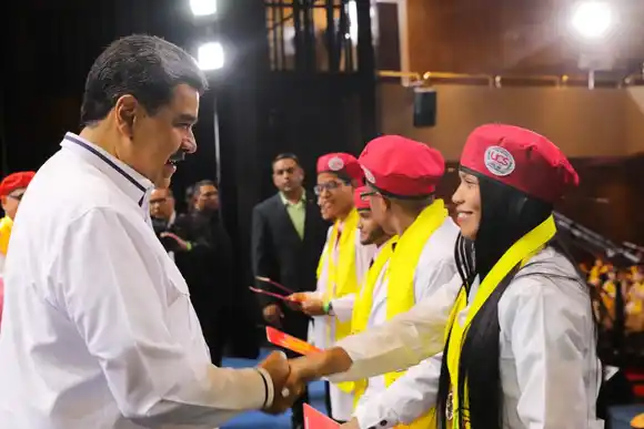 ¿DESTINARÁN el mismo presupuesto que a la Serie del Caribe? Maduro propone construir un “sólido” sistema de salud