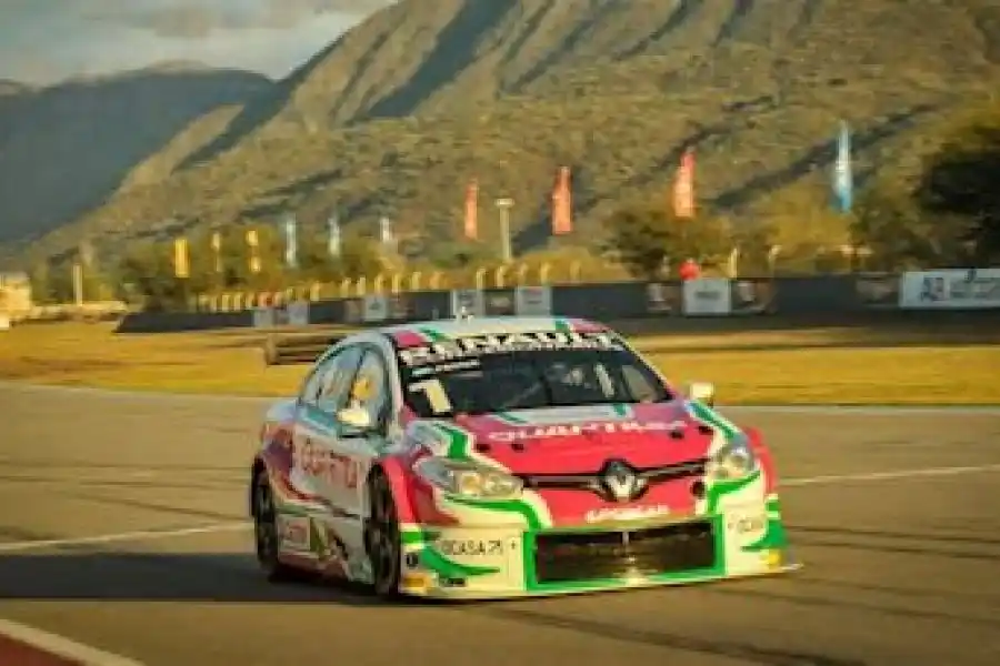 Los hermanos Pernía dominaron en La Rioja